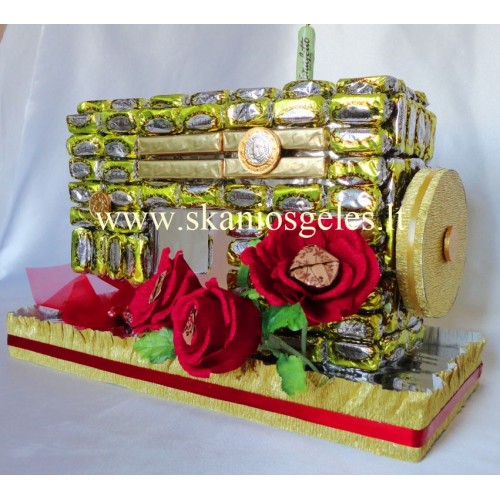 Siuvimo mašina - kompozicija iš saldainių Skanios gėlės