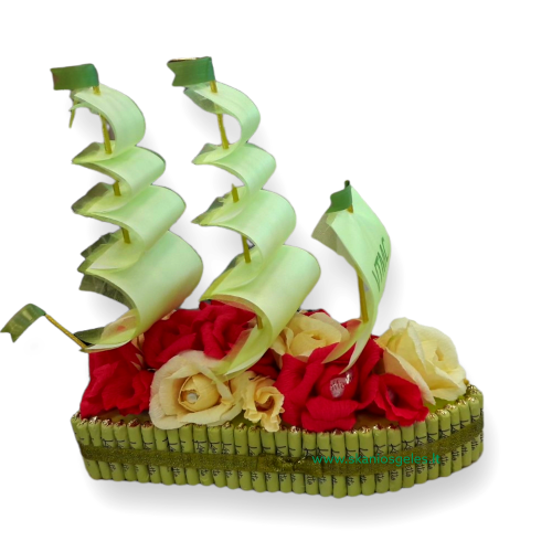 Laivas 3 - kompozicija iš saldainių Skanios gėlės
